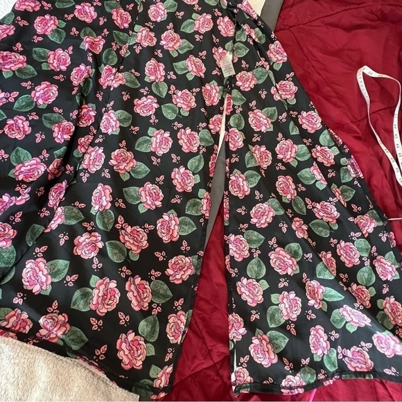 LuLaRoe Joy Long overlay Vest Cardigan. size small, black with floral crepe - Picture 4 of 9